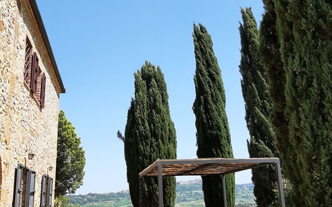 Casa Banditello: Cielo, Planta, Ventana, Madera, Hierba, Árbol, Paisaje, Tintes Y Sombras, Ocio, Edificio
