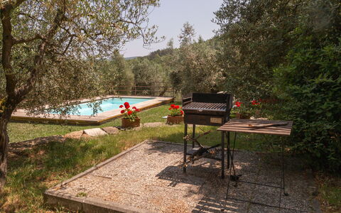 Residenza la Casuccia: Mueble, Mueble Para Exteriores, Jardín, Patio Interior, Sombra, Yarda, Paisajismo, Mesa Al Aire Libre