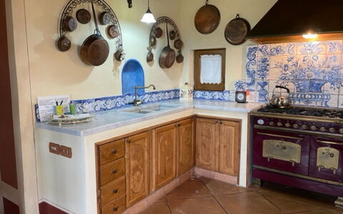 Villa Nibbiano: Gabinetes, Mueble, Mostrador, Cocina, Madera, Diseño De Interiores, Cajón, Piso, Suelo, Electrodoméstico