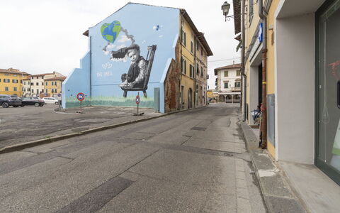 Il Borgo Apartment: Edificio, Ventana, Cielo, Superficie De La Carretera, Árbol, Casa, Asfalto, Barrio, Arte, Diseño Urbano