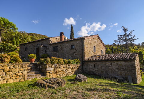 Casale Montanare: Nube, Planta, Cielo, Edificio, Paisaje Natural, Ventana, Árbol, Tierras Altas, Vegetación, El Terreno Del Lote