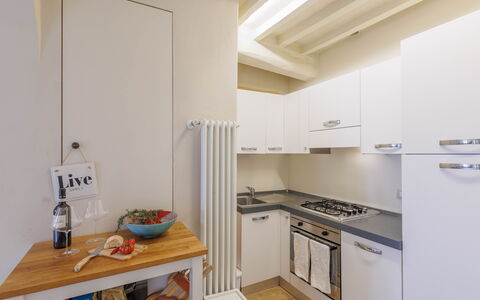 La Terrazza Sulla Valle: Gabinetes, Propiedad, Estufa De Cocina, Edificio, Estufa De Gas, Madera, Mostrador, Cocina, Aparato De Cocina, Estufa