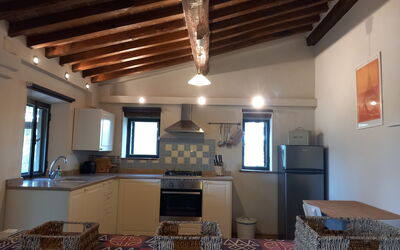 Il Nascondiglio: Sala, Madera, Encendiendo, Diseño De Interiores, Marco, Suelo, Piso, Bienes Raíces, Madera Dura, Salón