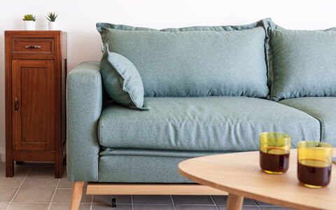 Casa Grande Mare - Levanto: Mueble, Sofá, Propiedad, Puerta, Mesa, Rectángulo, Diseño De Interiores, Sofá Cama, Madera, Almohada