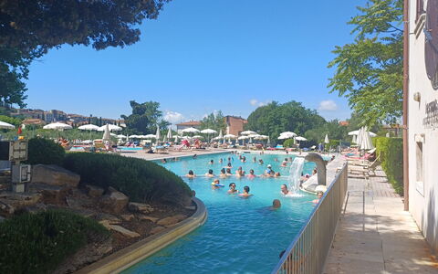 Casa Della Selce: Agua, Planta, Edificio, Cielo, Azur, Piscina, Árbol, Cuerpo De Agua, Ocio