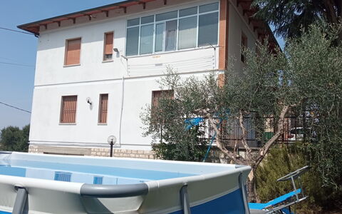 Casa Della Selce: Propiedad, Ventana, Edificio, Planta, Cielo, Casa, Árbol, Arquitectura, Mueble Para Exteriores, Barrio Residencial