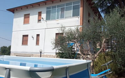 Casa Della Selce: Propiedad, Ventana, Edificio, Planta, Cielo, Casa, Árbol, Arquitectura, Mueble Para Exteriores, Barrio Residencial