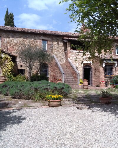Villa Fulvia: Planta, Cielo, Ventana, Nube, Edificio, Árbol, Casa, Superficie De La Carretera, Barrio Residencial, Cabaña