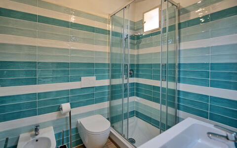 Le Dune: Arreglo De Tubería, Grifo, Propiedad, Edificio, Baño, Verde, Azur, Púrpura, Diseño De Interiores