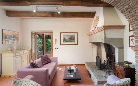 Il Mulino Di Vogognano - Subbiano, Private Pool, J: Mesa, Propiedad, Sofá, Marco, Mueble, Edificio, Madera, Diseño De Interiores, Sala, Encendiendo