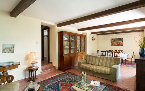 Villa Olivi - Subbiano, Toscana, Pool And Nature: Mesa, Propiedad, Mueble, Sofá, Planta De Casa, Marco, Madera, Planta, Sala, Diseño De Interiores