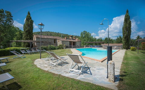 Mulino Al Suono - Badia Agnano, Toscana: Cielo, Agua, Nube, Piscina, Azur, Árbol, Edificio, Planta, Mueble Para Exteriores, Sombra