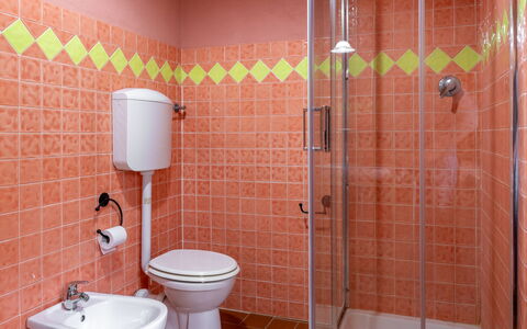 Fonte Nuova - Badia Agnano, Toscana: Arreglo De Tubería, Baño, Piso, Diseño De Interiores, Suelo, Plomería, Baño, Lavabo, Grifo, Loseta
