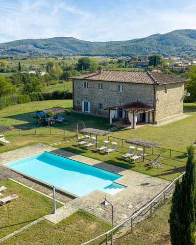 Villa Leopolda Selvarella: Piscina, Inmuebles, Casa De Campo, Jardín, Césped, Patio Interior, Cabaña, Yarda, Hacienda, Paisajismo
