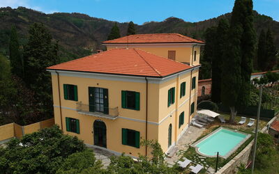 Massarosa Front Lake, The Gargoyles