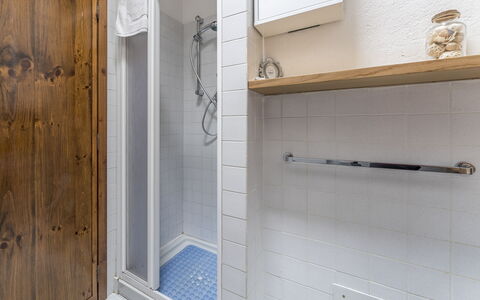 Casa Anita - Castellina In Chianti - Granaio, Tosc: Propiedad, Arreglo De Tubería, Madera, Diseño De Interiores, Suelo, Baño, Piso, Plomería, Casa