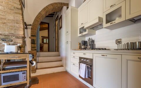 Casa Anita - Castellina In Chianti - Granaio, Tosc: Gabinetes, Mueble, Mostrador, Madera, Edificio, Cocina, Estufa De Cocina, Aparato De Cocina, Estufa, Electrodoméstico