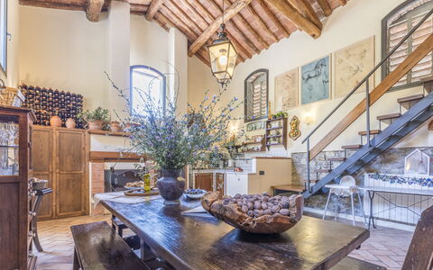 Fienile Di Fabio - Colline Fiorentine Vaiano, Tosc: Mesa, Mueble, Propiedad, Edificio, Madera, Silla, Diseño De Interiores, Planta, Arquitectura, Cocina