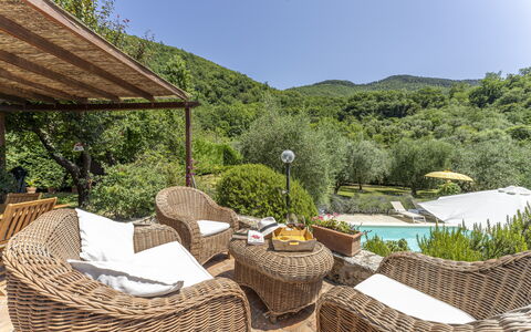 Fienile Di Fabio - Colline Fiorentine Vaiano, Tosc: Cielo, Planta, Propiedad, Planta De La Comunidad, Mueble, Árbol, Mueble Para Exteriores, Paisaje Natural, Sombra, Ocio