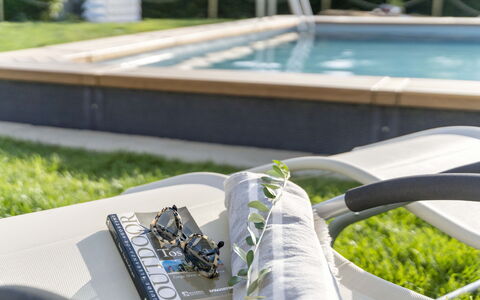 Villa Zara: Agua, Blanco, Ligero, Verde, Planta, Hierba, Línea, El Diseño De Automóviles