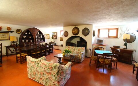 Pupa House: Marco, Mueble, Sofá, Mesa, Encendiendo, Madera, Diseño De Interiores, Suelo, Sala, Bienes Raíces