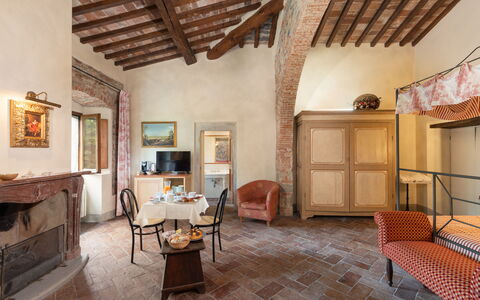 Locanda Di Alberi Without Kitchen: Marco, Mueble, Silla, Madera, Edificio, Diseño De Interiores, Suelo, Piso, Sala, Madera Dura