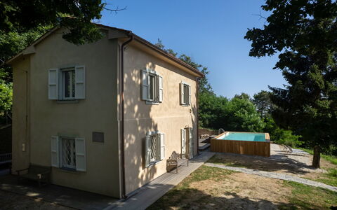 Casa Serra: Planta, Cielo, Edificio, Ventana, Árbol, Casa, El Terreno Del Lote, Cabaña, Puerta, Bienes Raíces