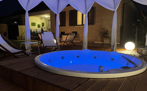 Villa Castelnuovo: Agua, Ligero, Azur, Edificio, Encendiendo, Sombra, Diseño De Interiores, Mueble Para Exteriores, Piscina, Ocio