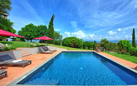 Villa Marliana: Agua, Cielo, Nube, Planta, Propiedad, Piscina, Naturaleza, Azur, Árbol, Mueble Para Exteriores