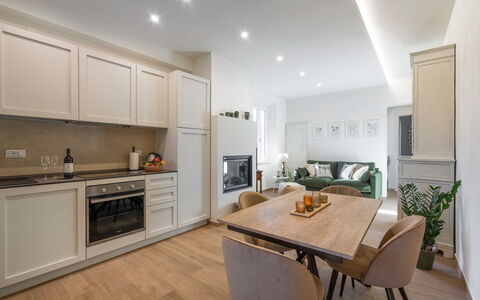 Il Nespolo Charming Apartment Fonterutoli - Siena,: Gabinetes, Mueble, Mostrador, Mesa, Madera, Aparato De Cocina, Estufa De Cocina, Cocina, Silla, Diseño De Interiores