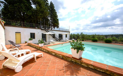 Villa Badiuzza: Agua, Planta, Cielo, Nube, Piscina, Ventana, Azur, Edificio, Árbol, Mueble Para Exteriores