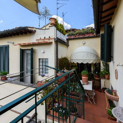 Residenza Del Desco: Planta, Cielo, Ventana, Edificio, Azur, Maceta, Nube, Madera, Planta De Casa, Barrio