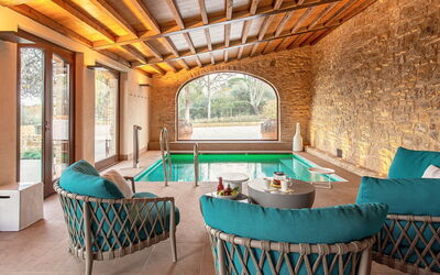 Villa Bartolomeo: Mueble, Mesa, Verde, Azur, Madera, Diseño De Interiores, Ventana, Silla, Suelo, Piso