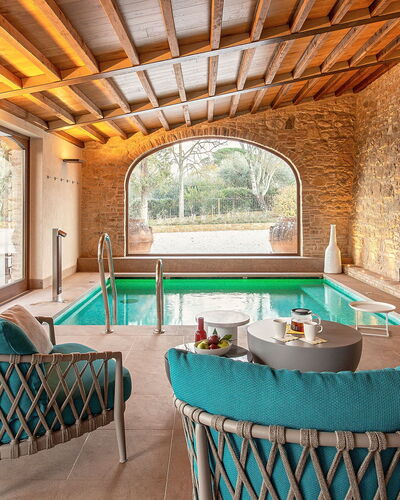 Villa Bartolomeo: Mueble, Mesa, Verde, Azur, Madera, Diseño De Interiores, Ventana, Silla, Suelo, Piso