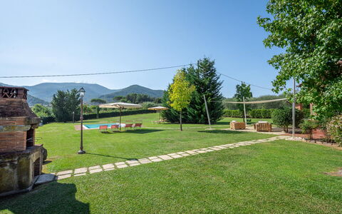 Le Vigne 4: Planta, Cielo, Árbol, Paisaje Natural, El Terreno Del Lote, Barrio Residencial, Pradera, Hierba, Ocio, Cabaña