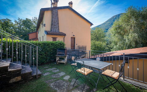 La Vecchia Fornace La Piastra Apartments - Abetone: Cielo, Nube, Propiedad, Edificio, Planta, Madera, Árbol, Ventana, Cabaña, Casa