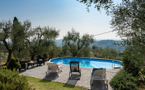 Casa Mimy: Agua, Cielo, Planta, Piscina, Árbol, Mueble Para Exteriores, Sombra, Ocio, Bienes Raíces, Paisaje