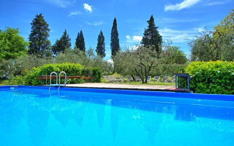 Maggiano: Agua, Cielo, Planta, Nube, Piscina, Azul, Azur, Árbol, Paisaje Natural