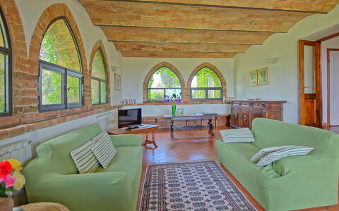 Maggiano: Sofá, Mueble, Propiedad, Mesa, Verde, Ventana, Marco, Sala, Planta, Diseño De Interiores