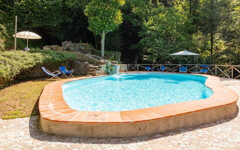 Molin Barletta, Private Pool, Nature - Marliana, T: Agua, Los Recursos Hídricos, Planta, Azur, Árbol, Paisaje Natural, Piscina, Rectángulo, Ocio