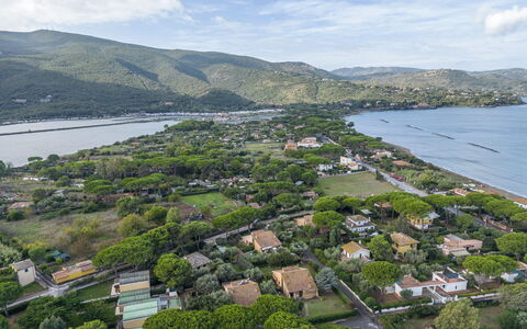 Giannella Beach Residence Apartment - Giannella, G: Agua, Cielo, Nube, Los Recursos Hídricos, Edificio, Montaña, Costeras Y Los Accidentes Geográficos Oceánico, Lago, Diseño Urbano, Árbol