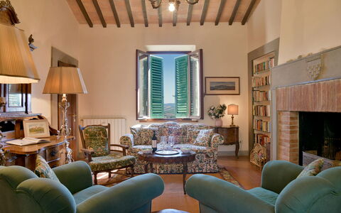 Torre Di Montelopio: Mesa, Mueble, Marco, Propiedad, Sofá, Silla, Encendiendo, Arquitectura, Madera, Diseño De Interiores