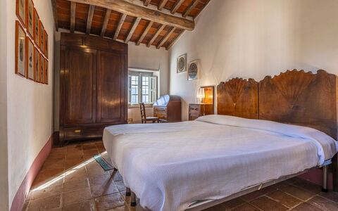 La Casa Dei Limoni, Camaiore, Pet Friendly, Wifi: Mueble, Propiedad, Edificio, Comodidad, Madera, Diseño De Interiores, Arquitectura, Suelo, Marco De La Cama, Cama
