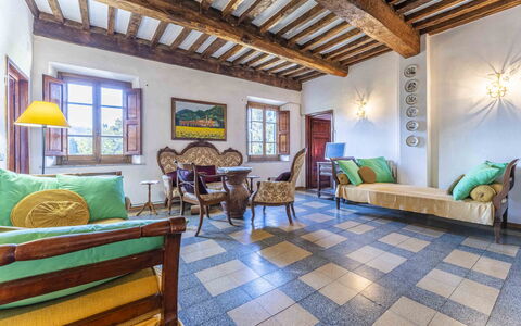 Casale Il Farro - Camaiore, Toscana: Mueble, Verde, Sofá, Diseño De Interiores, Madera, Edificio, Encendiendo, Ventana, Sala, Suelo