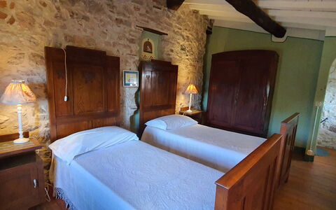 Borgo Bucatra Tramonto: Propiedad, Mueble, Comodidad, Madera, Marco De La Cama, Cama, Diseño De Interiores, Bienes Raíces, Madera Dura, Habitación