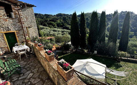 Borgo Bucatra Tramonto: Planta, Cielo, Ventana, Edificio, Silla, Árbol, Biome, Mueble Para Exteriores, Paisaje, Bienes Raíces
