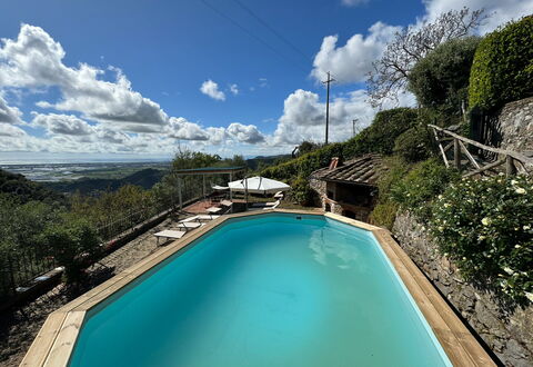 Borgo Bucatra Tramonto: Agua, Nube, Cielo, Los Recursos Hídricos, Tiempo De Día, Propiedad, Planta, Piscina, Naturaleza, Azur
