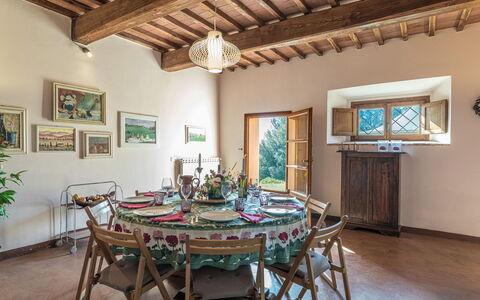 Villa Belvedere: Mesa, Propiedad, Mueble, Marco, Planta, Madera, Silla, Diseño De Interiores, Arquitectura, Suelo