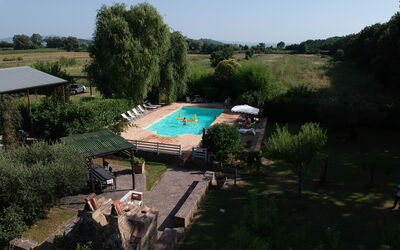 Agribrocca: Planta, Agua, Cielo, Edificio, Naturaleza, Piscina, Árbol, Paisaje Natural, El Terreno Del Lote, Cuerpo De Agua