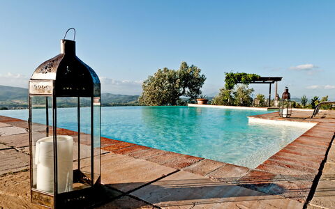 Cottage Botinaccio: Agua, Cielo, Piscina, Azur, Sombra, Árbol, Mueble Para Exteriores, Nube, Ocio, Planta